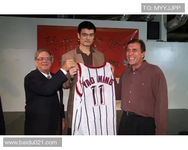 球星们如何评价姚明后仰足球技巧展现的惊人运动天赋与创意突破